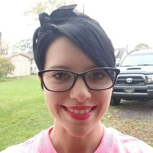 Meet your Posher, Alicia